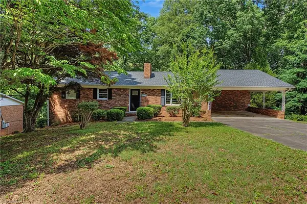 3761 Spaulding Drive, Winston-Salem, NC 27105