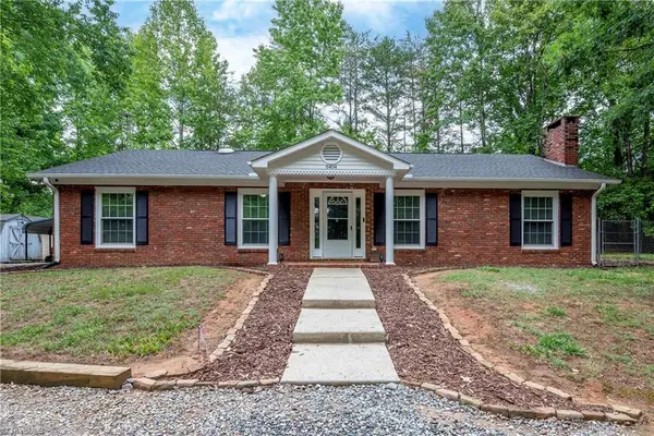 6404 Walnut Cove Road, Walkertown, NC 27051