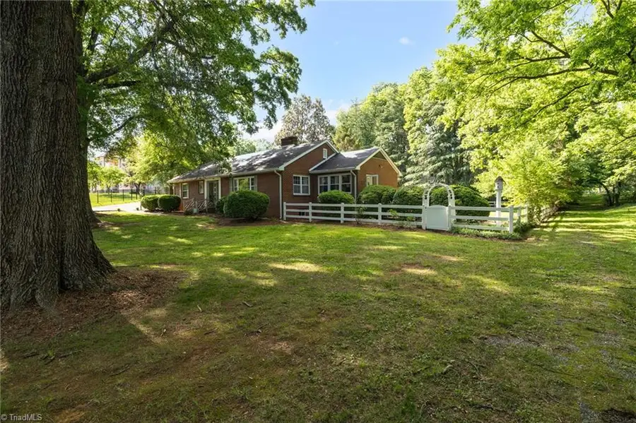 502 W Hunter Street, Madison, NC 27025 - #2