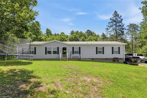 121 Sweetbriar Road, Thomasville, NC 27360