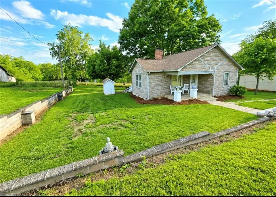 139 Washington Avenue, North Wilkesboro, NC 28659 - #2