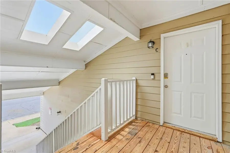 15 Meadowood Glen Way #C, Greensboro, NC 27409 - #2