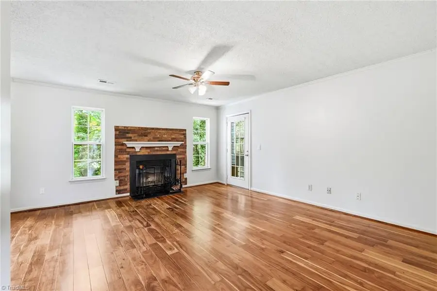 15 Meadowood Glen Way #C, Greensboro, NC 27409 - #3