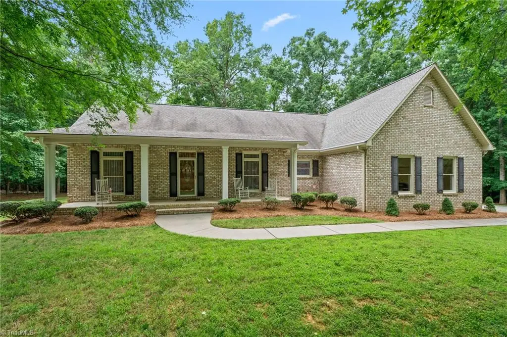 434 Yachtsmans Point Drive, Lexington, NC 27292 - #1