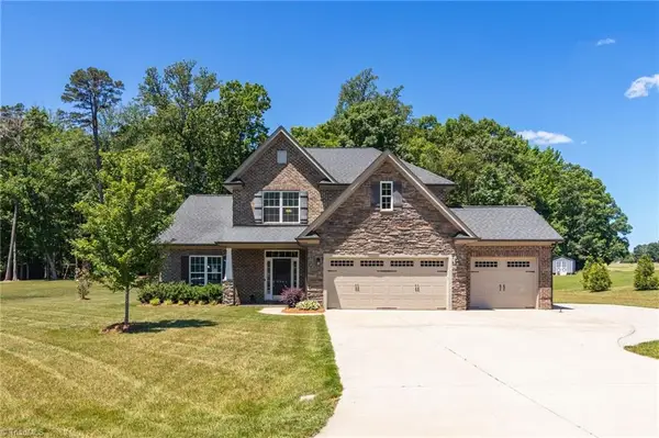 5009 Labella Court, Kernersville, NC 27284