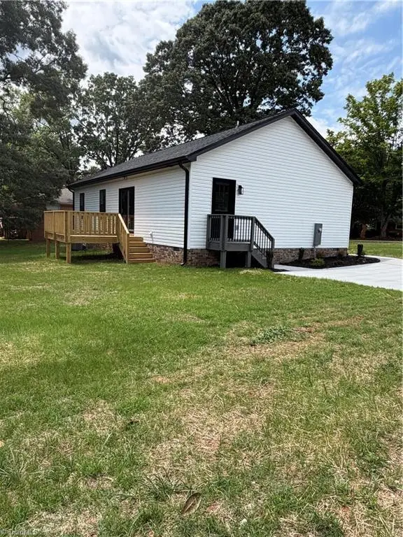 121 Smith Avenue, Lexington, NC 27292 - #2