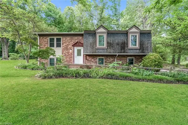 4290 Mashie Drive, Pfafftown, NC 27040