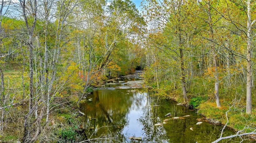 886 Jefferson Highway, Mouth Of Wilson, VA 24363 - #1