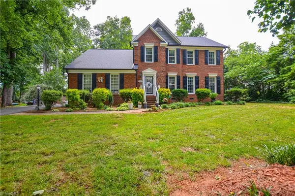 2186 Benwicke Drive, Pfafftown, NC 27040