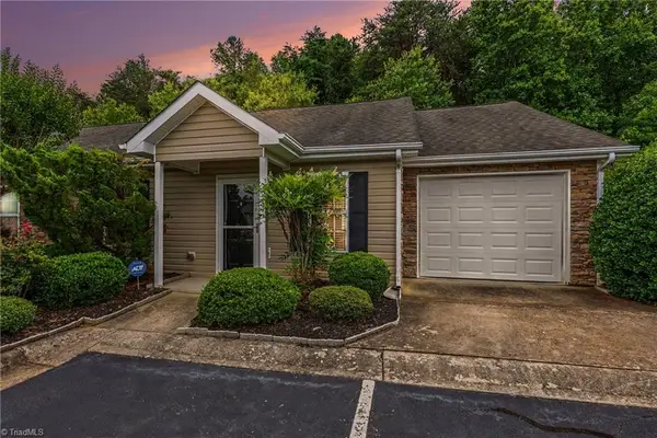 2957 Hyde Place Circle, Winston-Salem, NC 27103