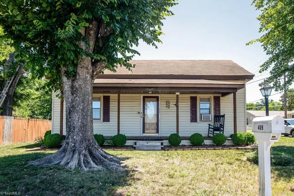 409 Wagstaff Street, Thomasville, NC 27360 - #1