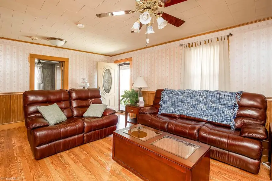 409 Wagstaff Street, Thomasville, NC 27360 - #2