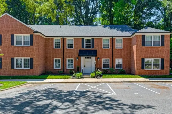 341 Hanover Arms Court #B, Winston-Salem, NC 27104
