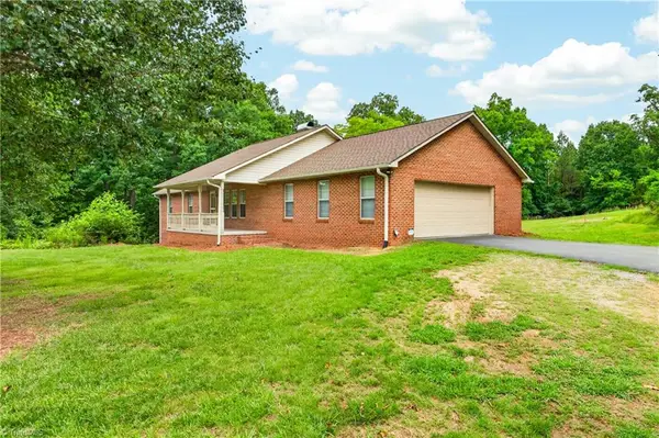 8976 Us Highway 64 W, Trinity, NC 27370