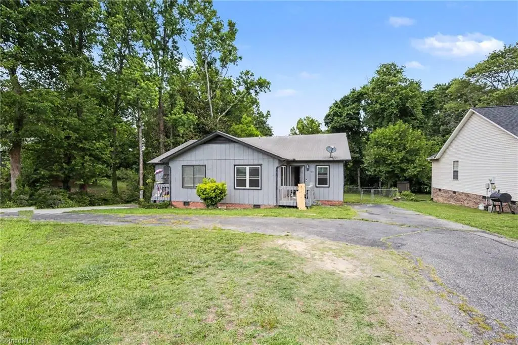 611 & 613 Brookdale Drive, Thomasville, NC 27360 - #1