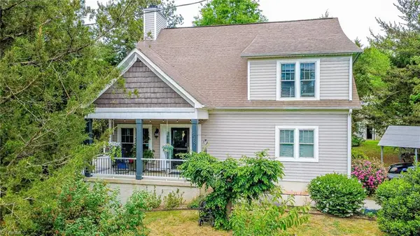 5367 Darwood Estate Lane, Winston-Salem, NC 27106