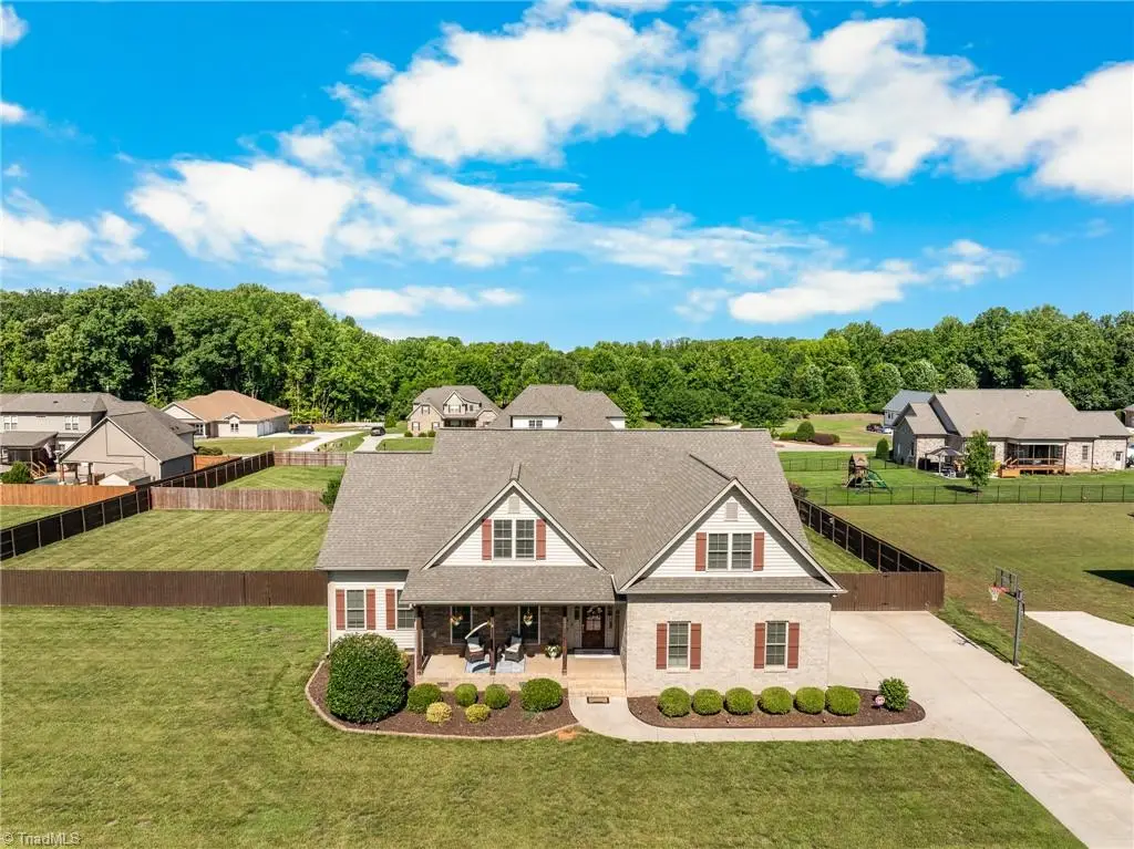 242 Deerwood Drive, Lexington, NC 27295 - #1