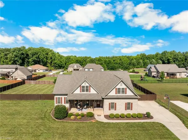242 Deerwood Drive, Lexington, NC 27295