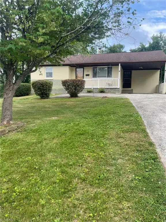 226 E Elm Street, Mount Airy, NC 27030 - #2