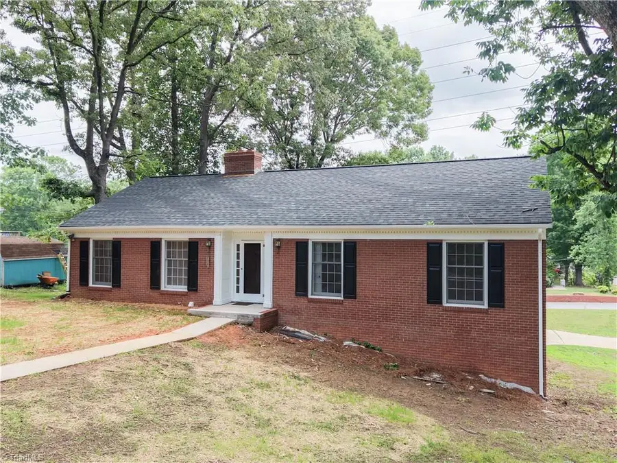 215 Raeford Avenue, Lexington, NC 27292 - #3
