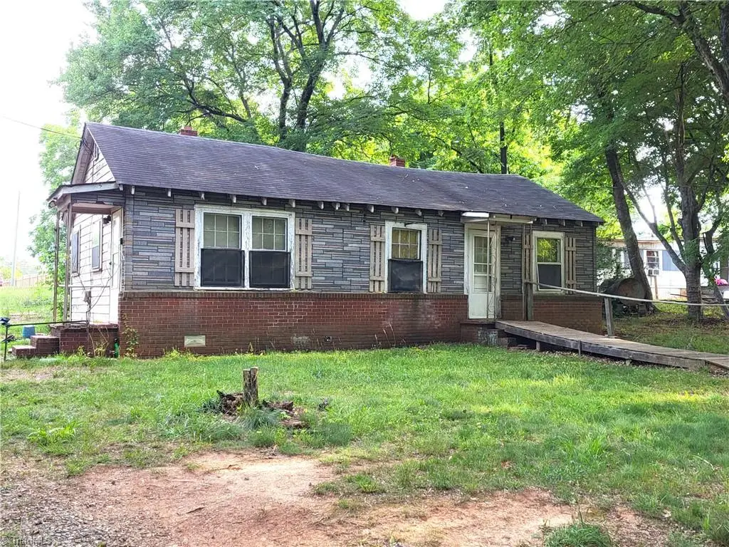 109 S Avondale Road, Lexington, NC 27292 - #1