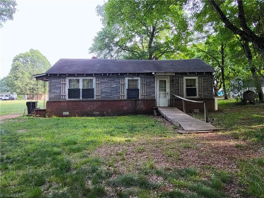 109 S Avondale Road, Lexington, NC 27292 - #2