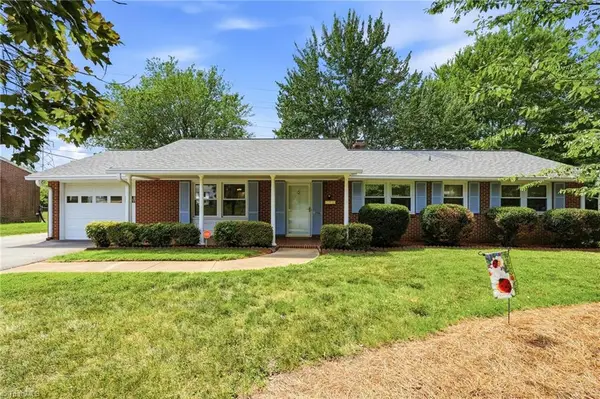 112 Queensbury Road, Winston-Salem, NC 27104