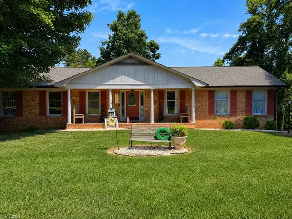 529 Carolina Avenue N, Statesville, NC 28677