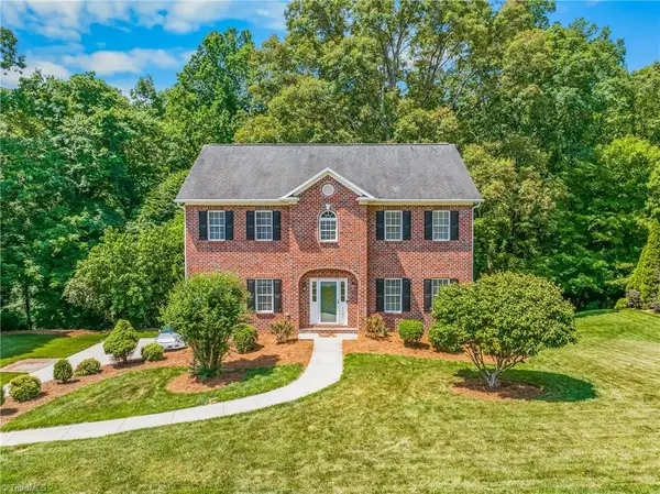 4480 Lochurst Drive, Pfafftown, NC 27040