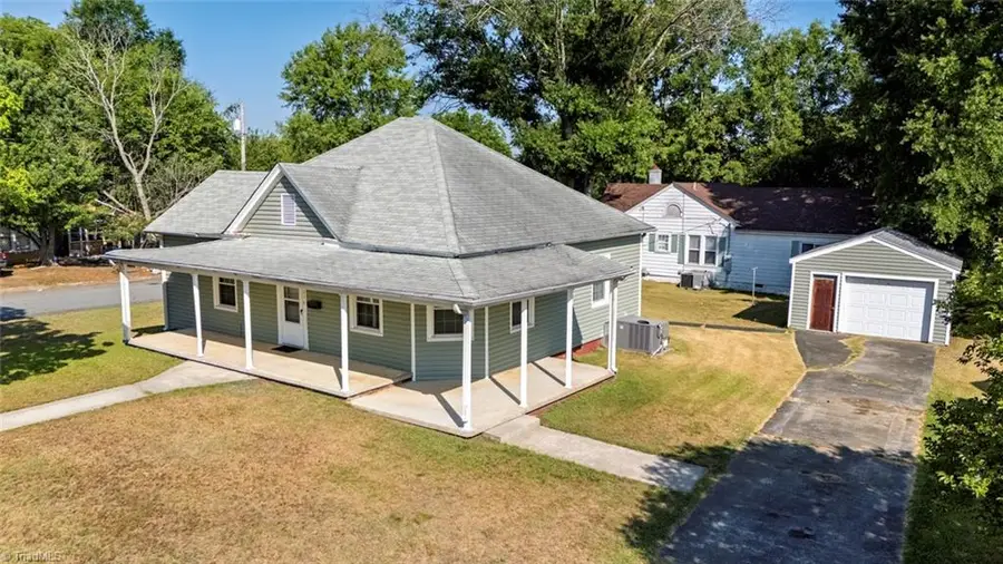 725 Everett Street, Burlington, NC 27215 - #2