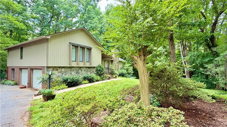 2224 E Old Us Highway 421, Yadkinville, NC 27055 - #2