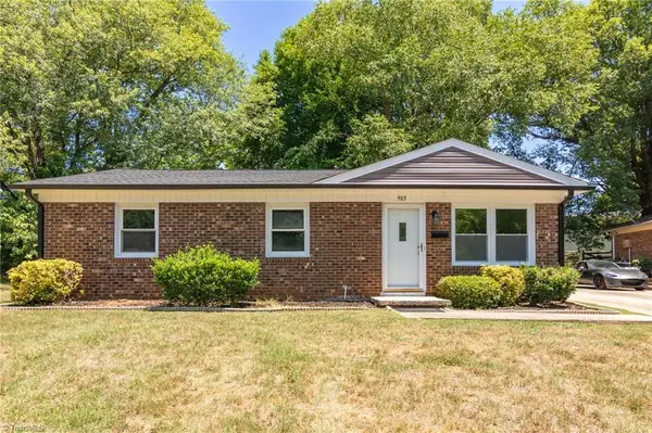 905 Camden Court, Winston-Salem, NC 27103