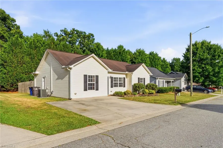 3433 Tinley Park Drive, Winston Salem, NC 27107 - #3