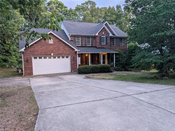 1702 Lakeland Point, High Point, NC 27265