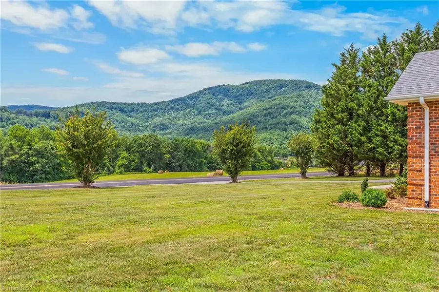 836 Bear Trail, Cana, VA 24317 - #3