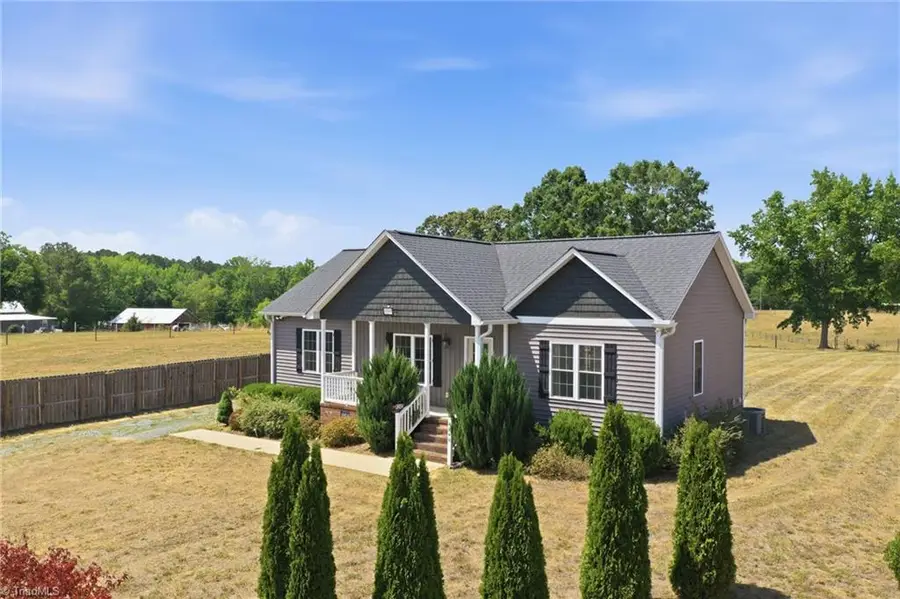 4242 E Greensboro Chapel Hill Road, Graham, NC 27253 - #2