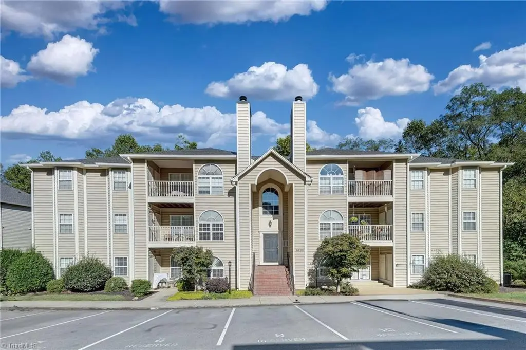 6700 W Friendly Avenue #2J, Greensboro, NC 27410 - #1