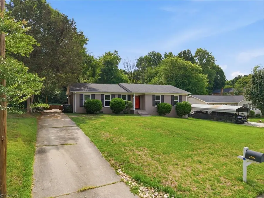2507 Dumfries Road, Greensboro, NC 27407 - #2