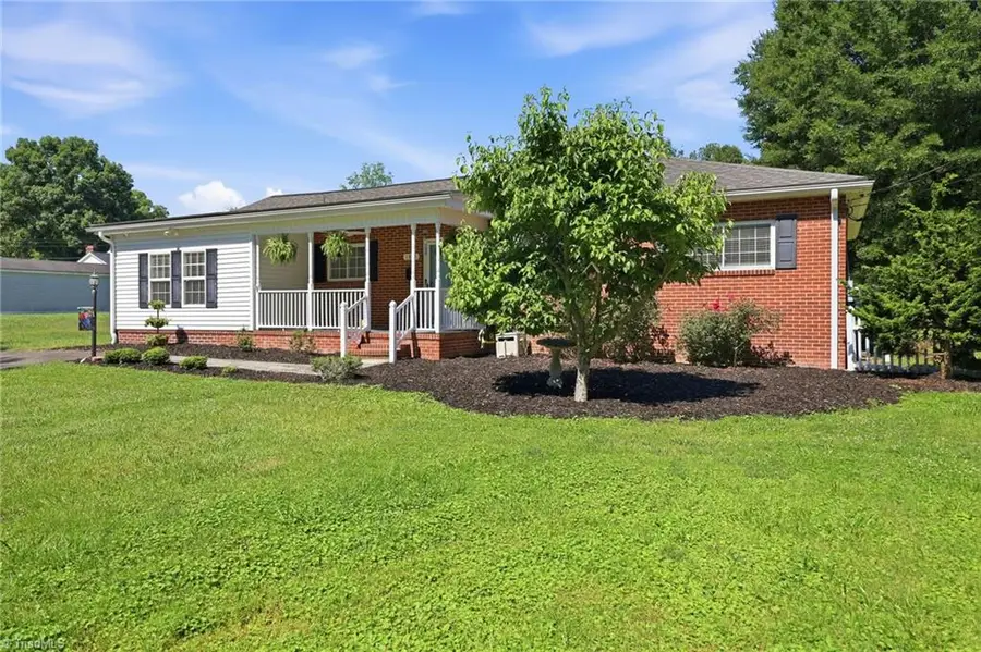 1811 Aims Avenue, Mount Airy, NC 27030 - #3