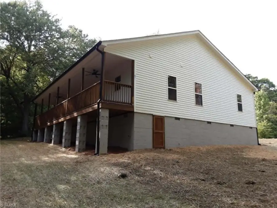 1213 Hillcrest Drive, Thomasville, NC 27360 - #3