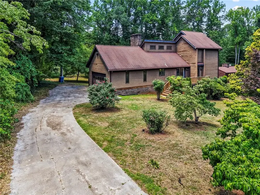 512 Forest Lane, Yadkinville, NC 27055 - #3