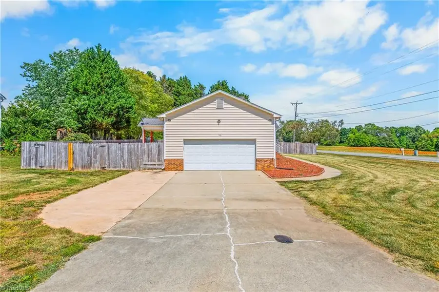 565 Adams Gate Road, Winston Salem, NC 27107 - #3
