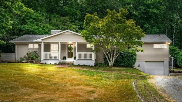 1100 Salem Lake Road, Winston-Salem, NC 27107