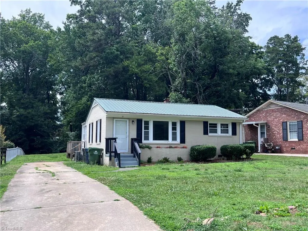 15 Hawthorne Lane, Lexington, NC 27295 - #1
