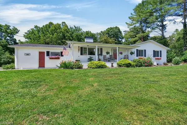 110 Dunwoody Lane, Mount Airy, NC 27030