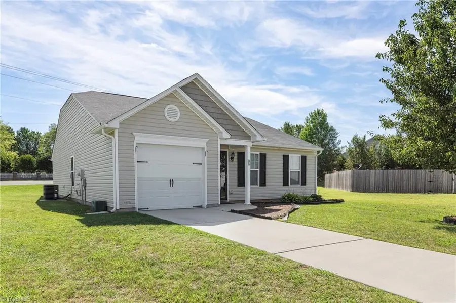 216 Florida Drive, Thomasville, NC 27360 - #3