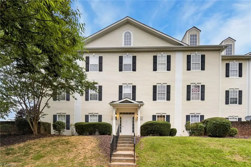 2206 Mcconnell Drive, Kernersville, NC 27284 - #1