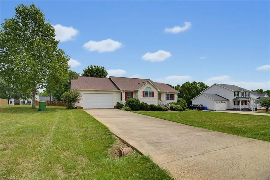 521 Lowergate Lane, Kernersville, NC 27284 - #3