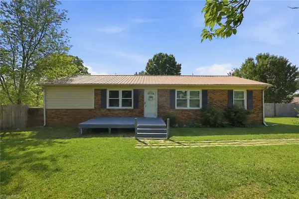 4228 Valley Circle, Thomasville, NC 27360