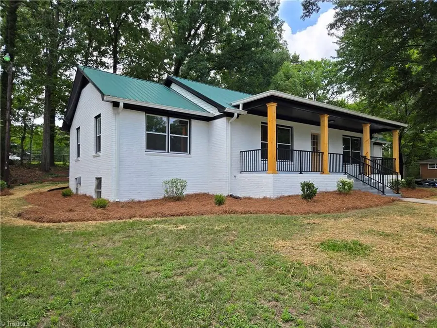 701 Willowmoore Avenue, Thomasville, NC 27360 - #2